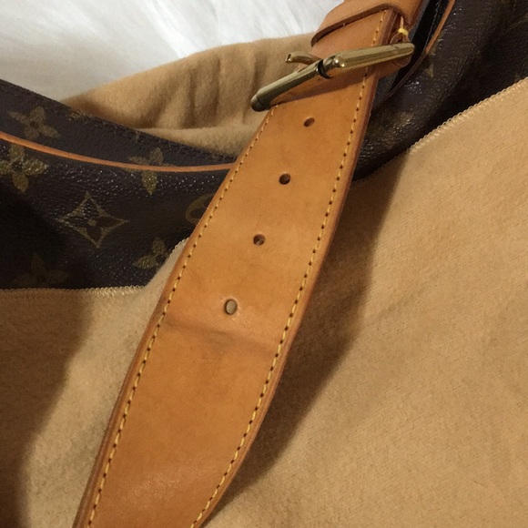 STUNNING ZIPPERED HOBO CROISSANT GM LOUIS VUITTON - Picture 8 of 11